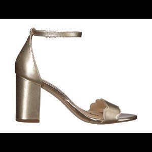 Sam Edelman Scalloped Gold heel sandals size 6